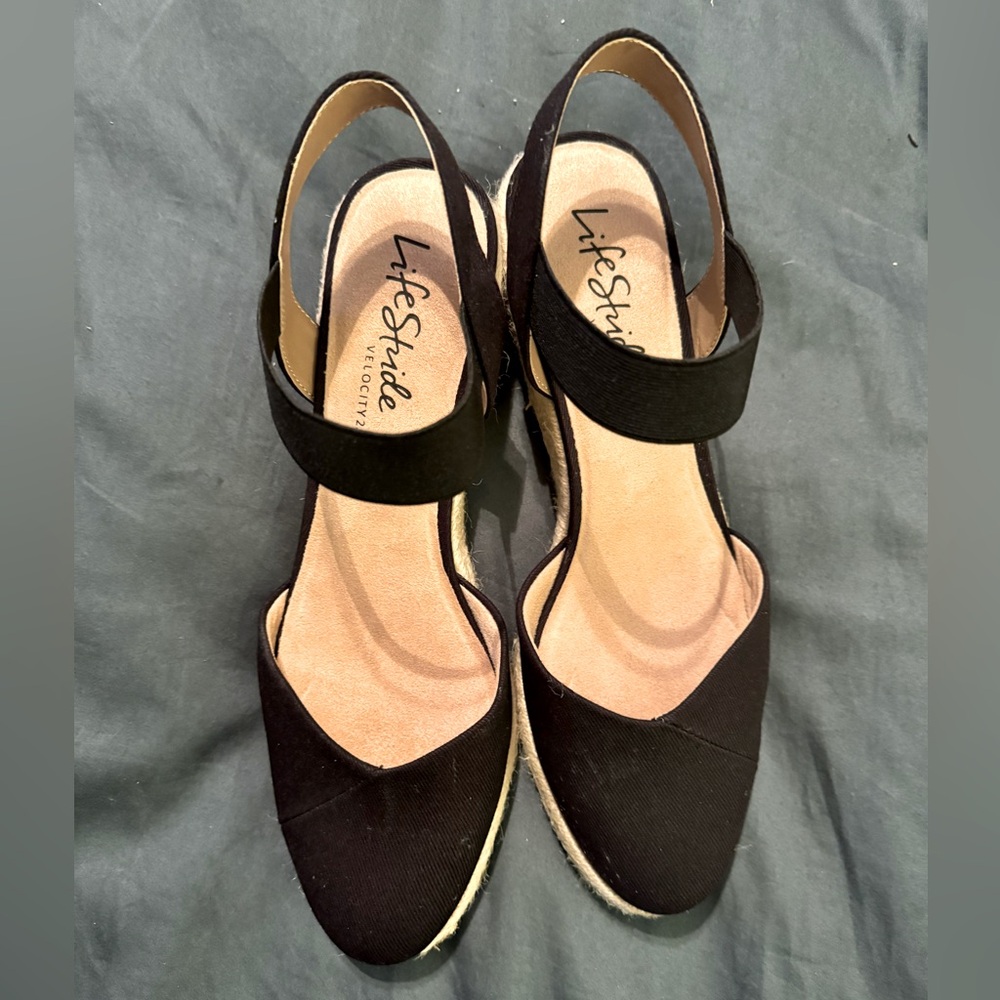 Size 10 Life Stride shoes